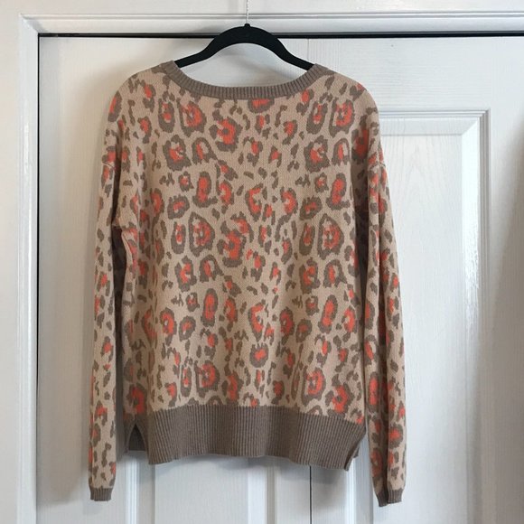Maison Jules Pullover Sweater Tan with Orange Leopard Print - Picture 2 of 7